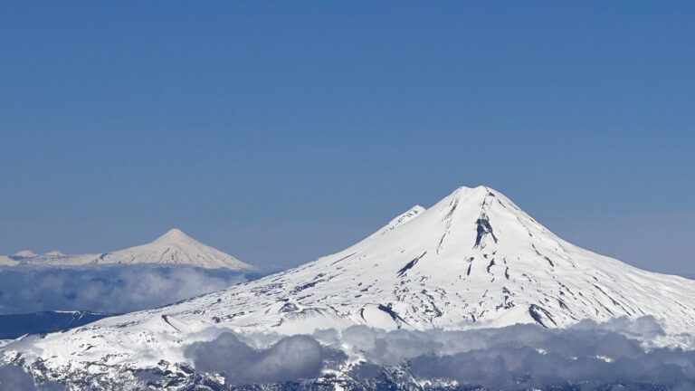 ESQUÍ DE MONTAÑA EN VOLCANES DE ARAUCANÍA